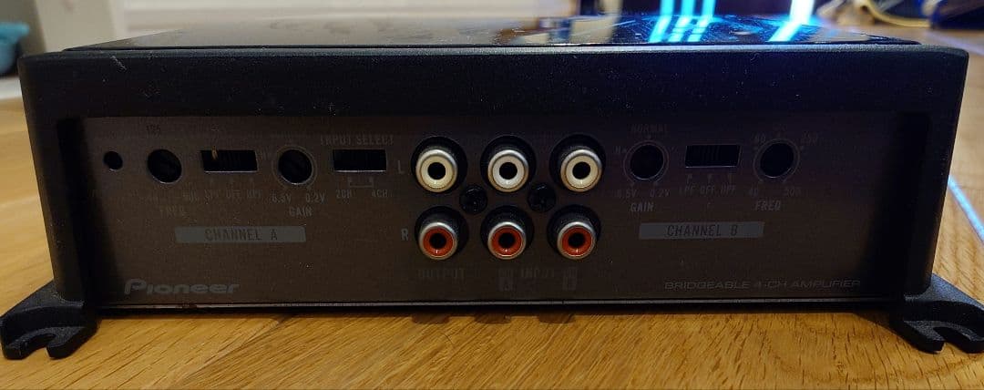 最終値下げ カロッツェリア carrozzeria アンプ GM-D7400