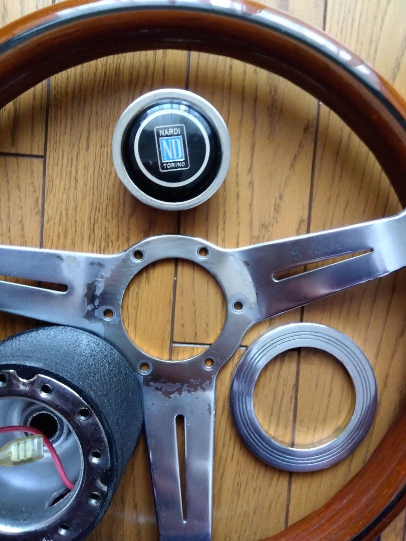 【NARDI Classic】32.5Φ〜 33Φ ウッドステアリング　ナルディ