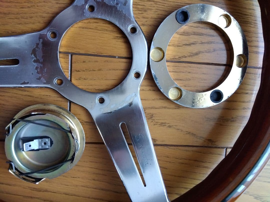 【NARDI Classic】32.5Φ〜 33Φ ウッドステアリング　ナルディ