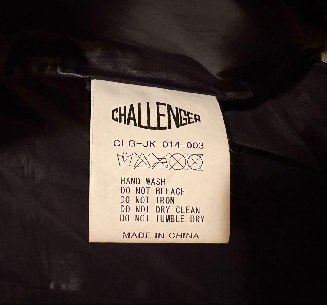 Challenger ダウンベスト
