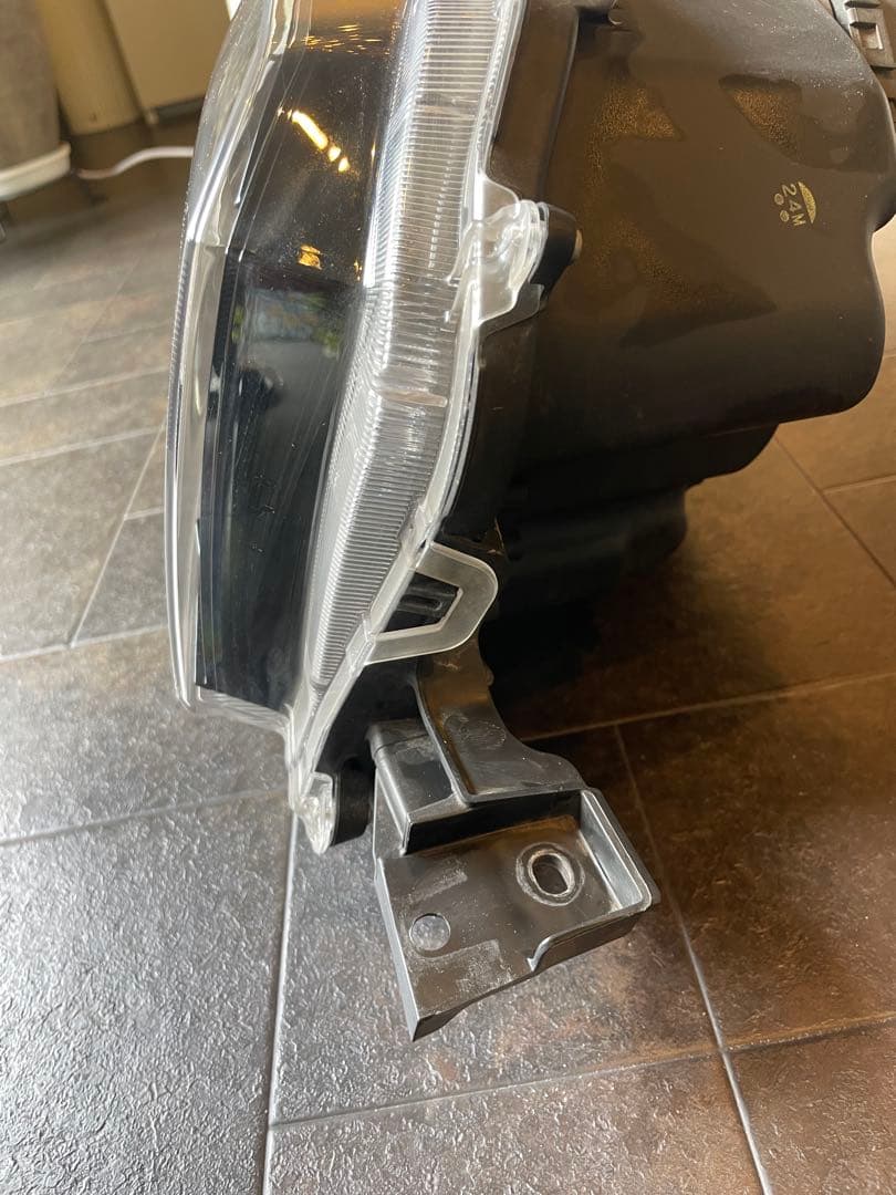 タフト　ヘッドライト