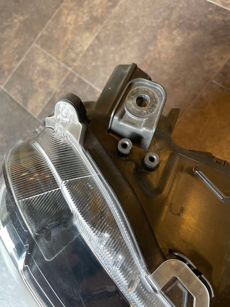 タフト　ヘッドライト