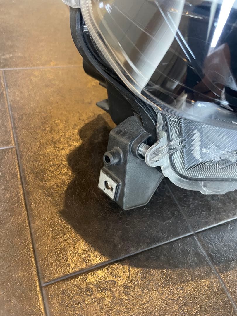 タフト　ヘッドライト