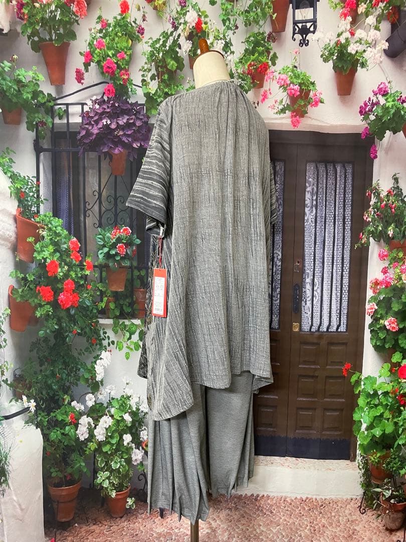 花938新品koibitomisaki 綿麻 刺繍付きAラインTU/951