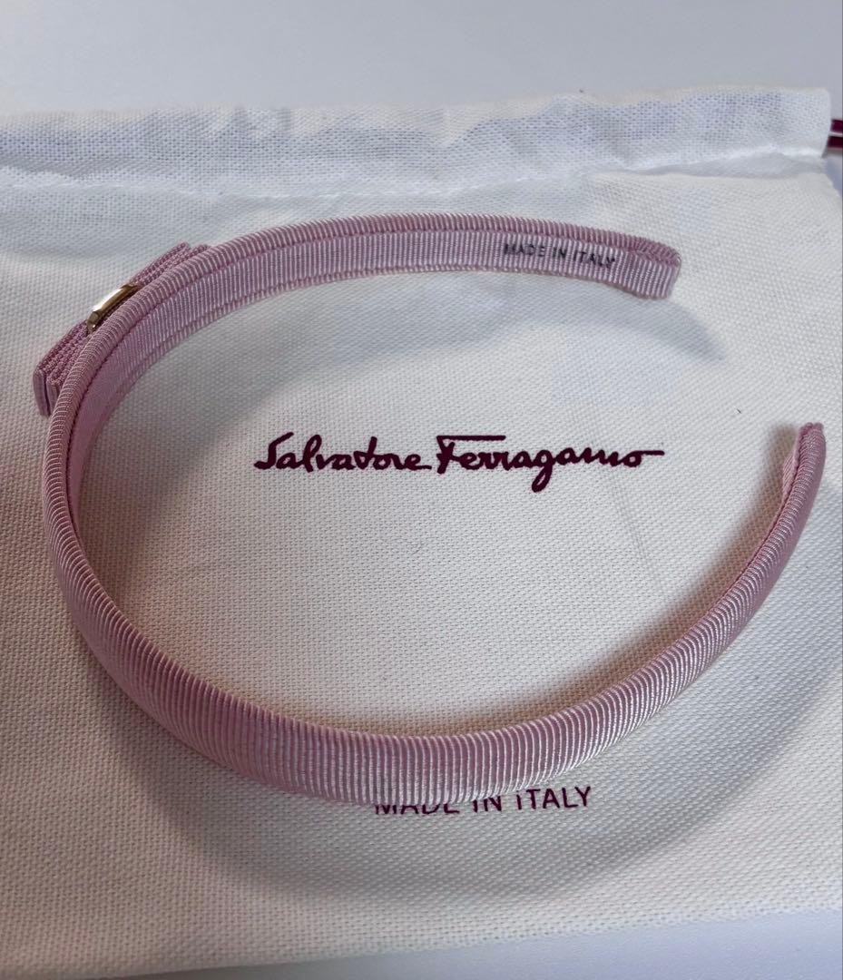 フェラガモ ピンク カチューシャ