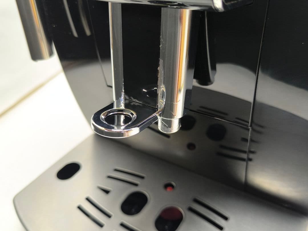 デロンギマグニフィカS コンパクト全自動コーヒーマシン ECAM23120B 1