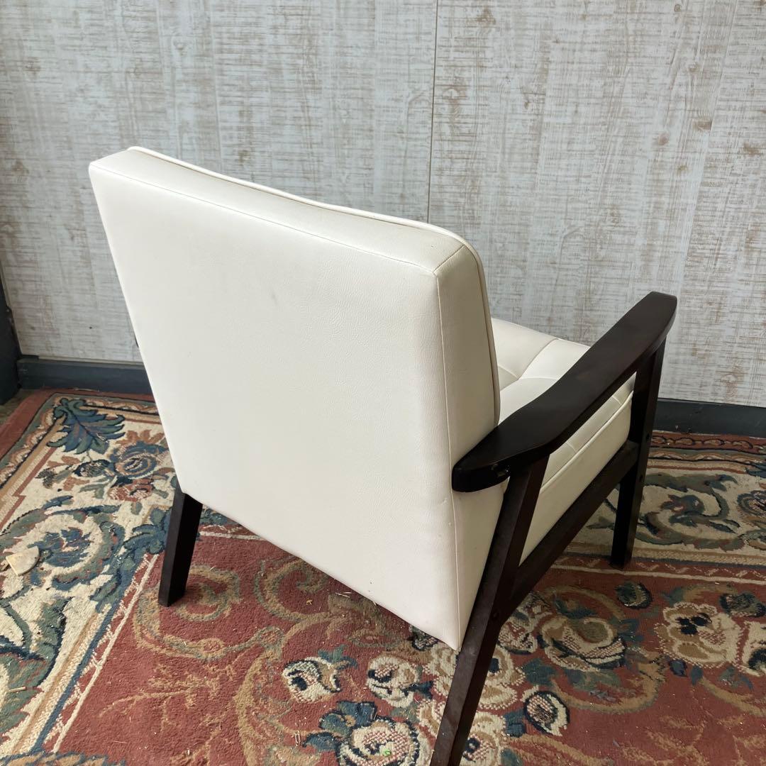 北欧レトロ 木製フレーム アームチェア 一人掛けソファー ロビーチェア ホワイト