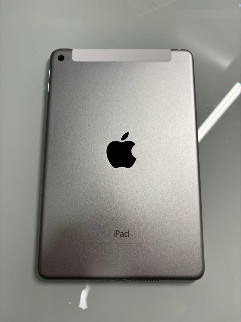 iPad mini4 16GB シルバー