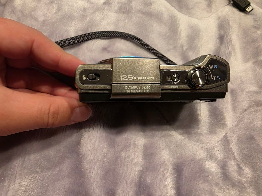 デジタルカメラ OLYMPUS SZ-20