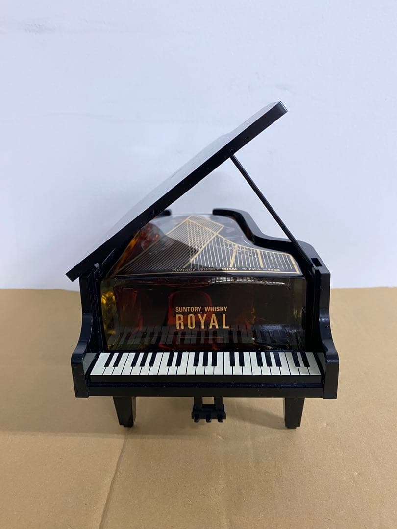 ◆未開栓古酒/サントリー/ウイスキー/ローヤル/ピアノ/楽器ボトル