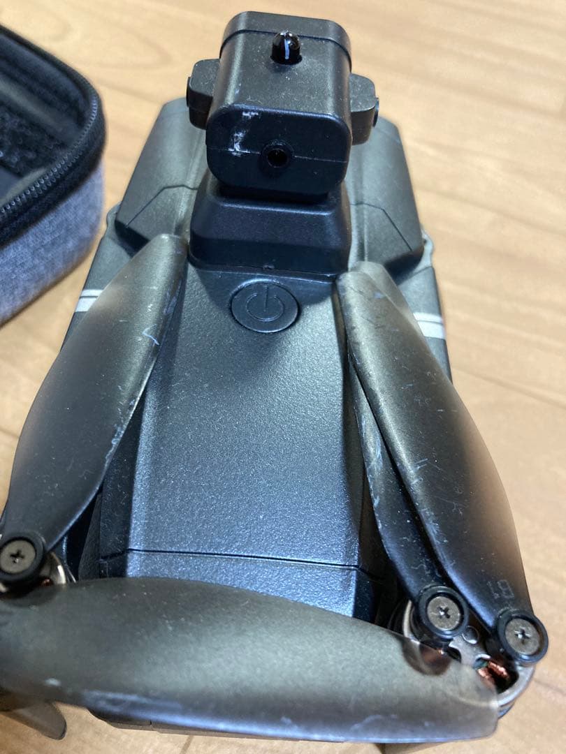ドローン　ドローンカメラ付き　小型　ケース付き　ラジコン