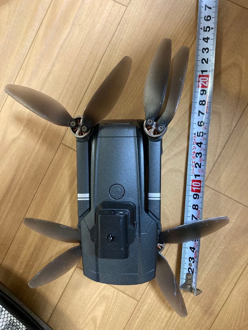 ドローン　ドローンカメラ付き　小型　ケース付き　ラジコン