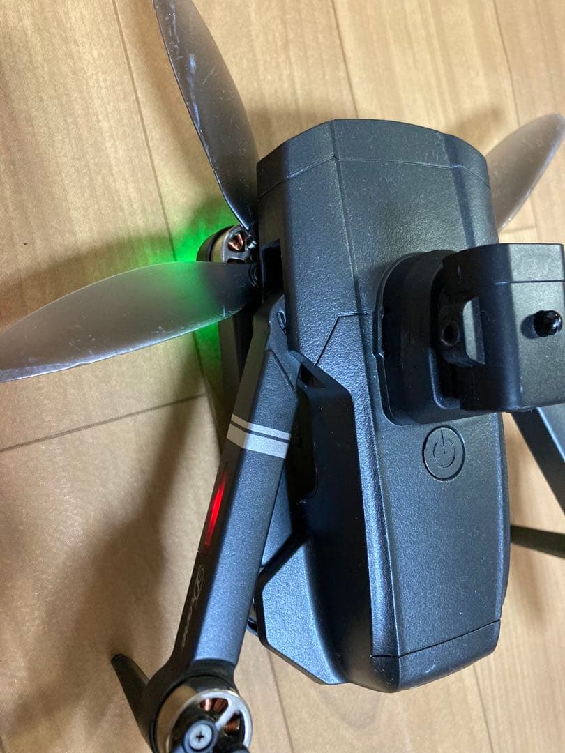 ドローン　ドローンカメラ付き　小型　ケース付き　ラジコン