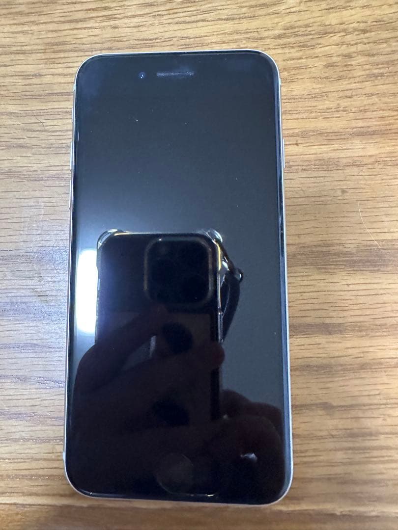 Apple iPhone SE (第2世代) ホワイト バッテリー95%
