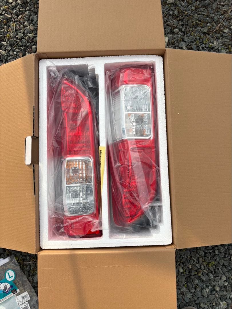 FLEX トヨタ　ハイエース　テールランプ