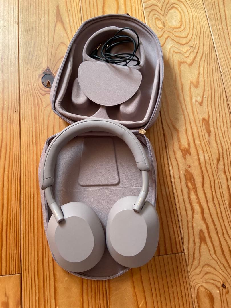 最終値下げSONY　WH1000XM5 　　　　　　　　　　　　スモーキーピンク