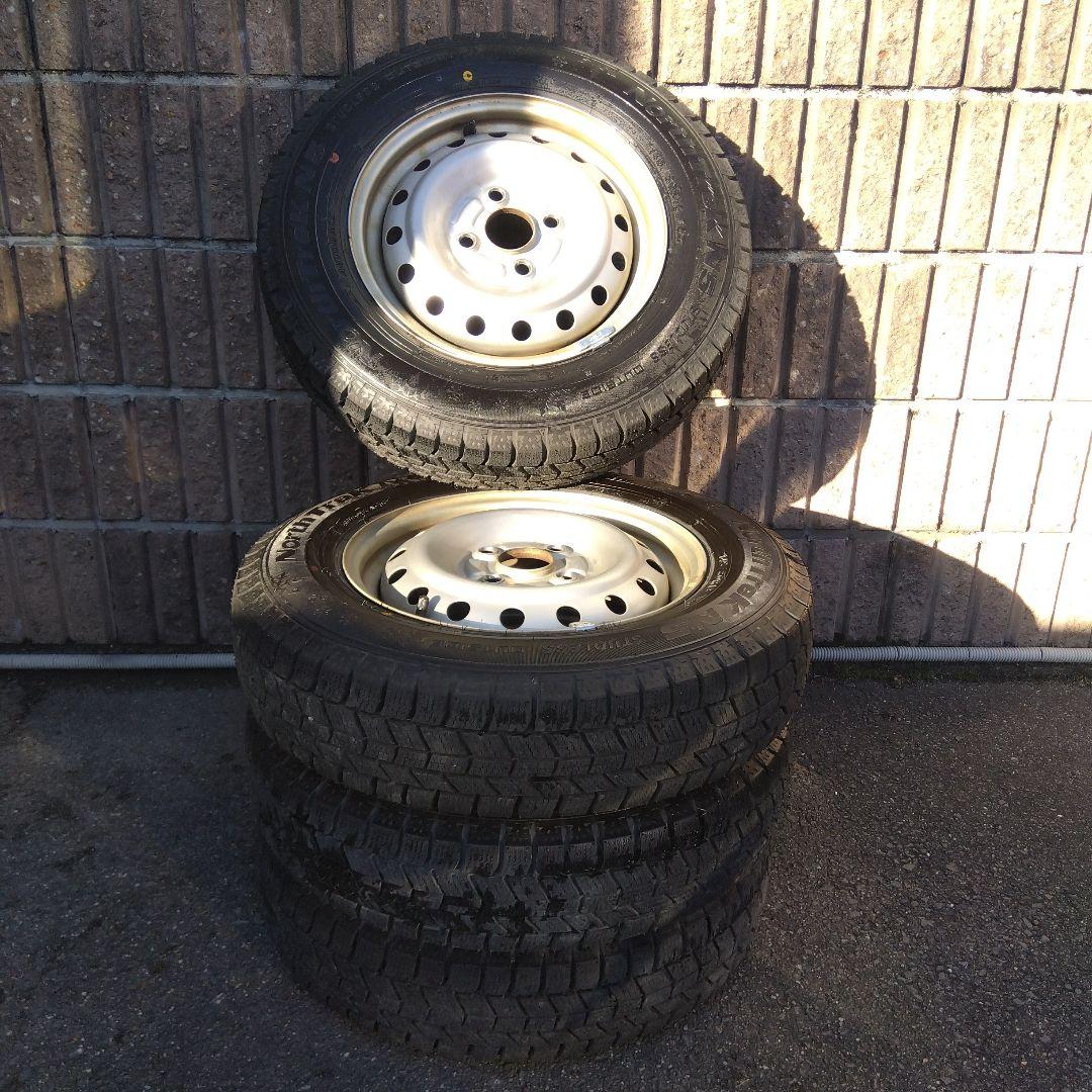 145/80R13　ほぼ新品スタッドレスタイヤ　ホイル付き　４本セット　送料込み