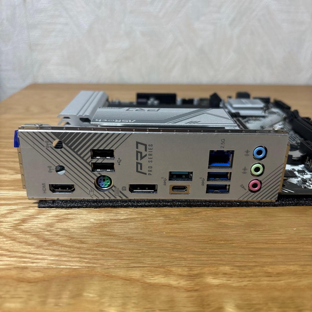 ASRock B760M PRO RS/D4 マザーボード