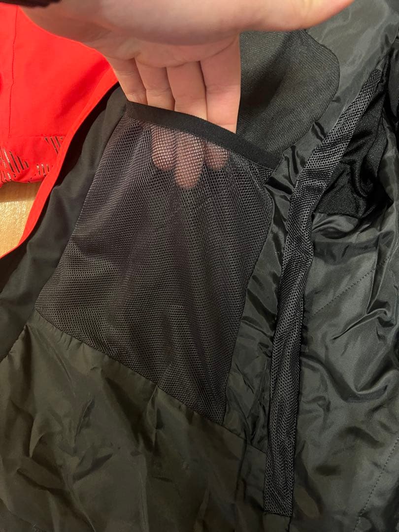 DESCENTE デサント スキーウェア ジャケット 赤×黒 メンズ フード付き