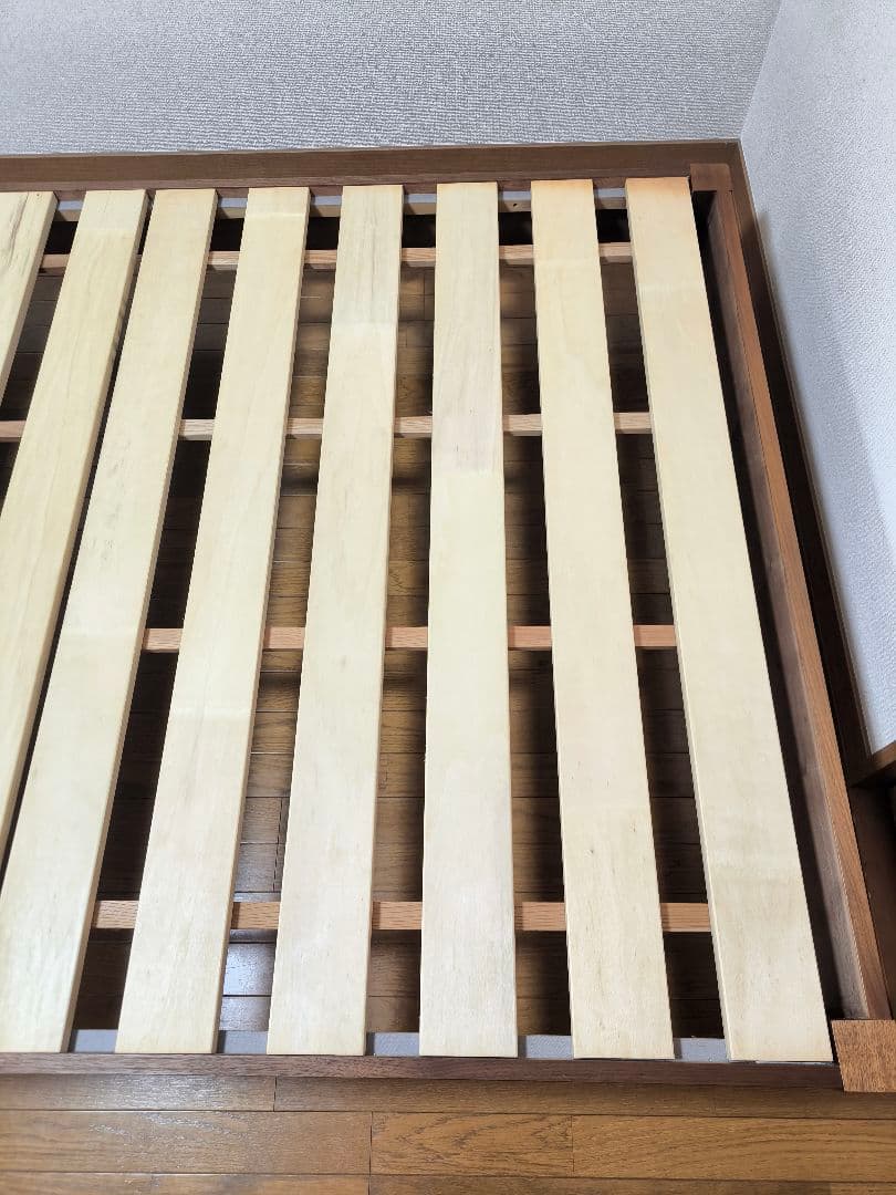 【ACTUS】ダブルベッドフレーム　ウォールナット