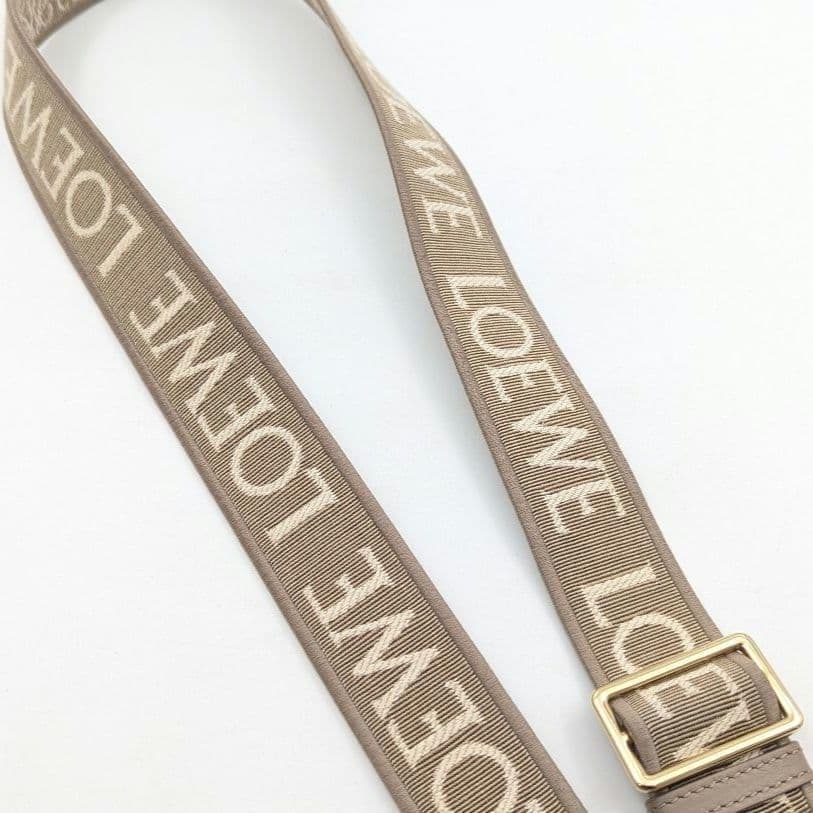 【極美品】LOEWE ロエベ アナグラム ロゴジャガード ショルダーストラップ
