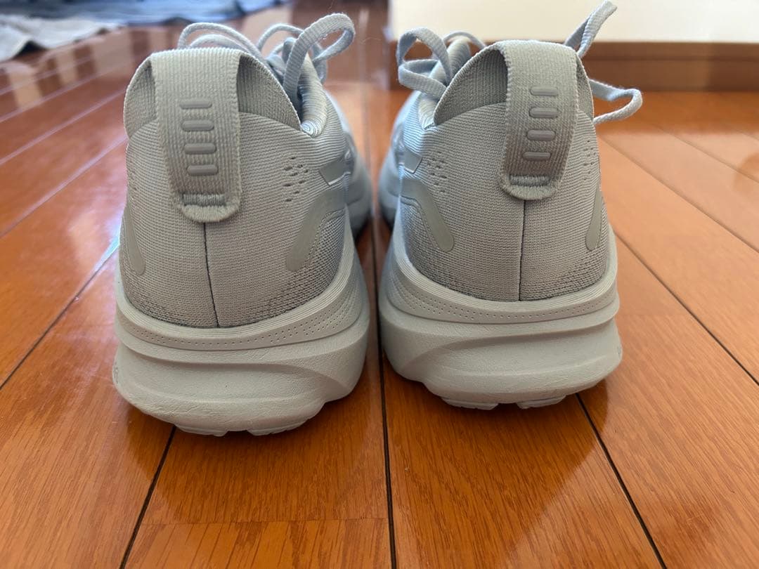 アシックスGEL-KAYANO 32 ゲルカヤノ　グレー27.5 cm 4E