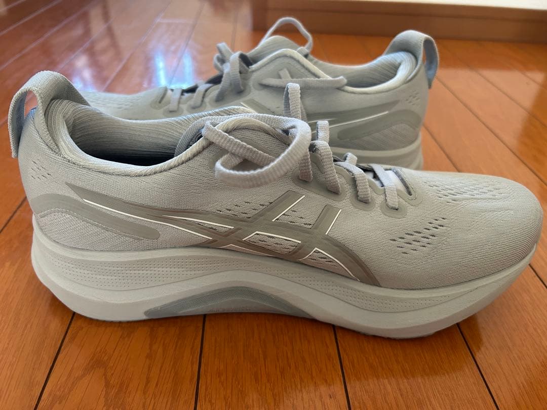 アシックスGEL-KAYANO 32 ゲルカヤノ　グレー27.5 cm 4E