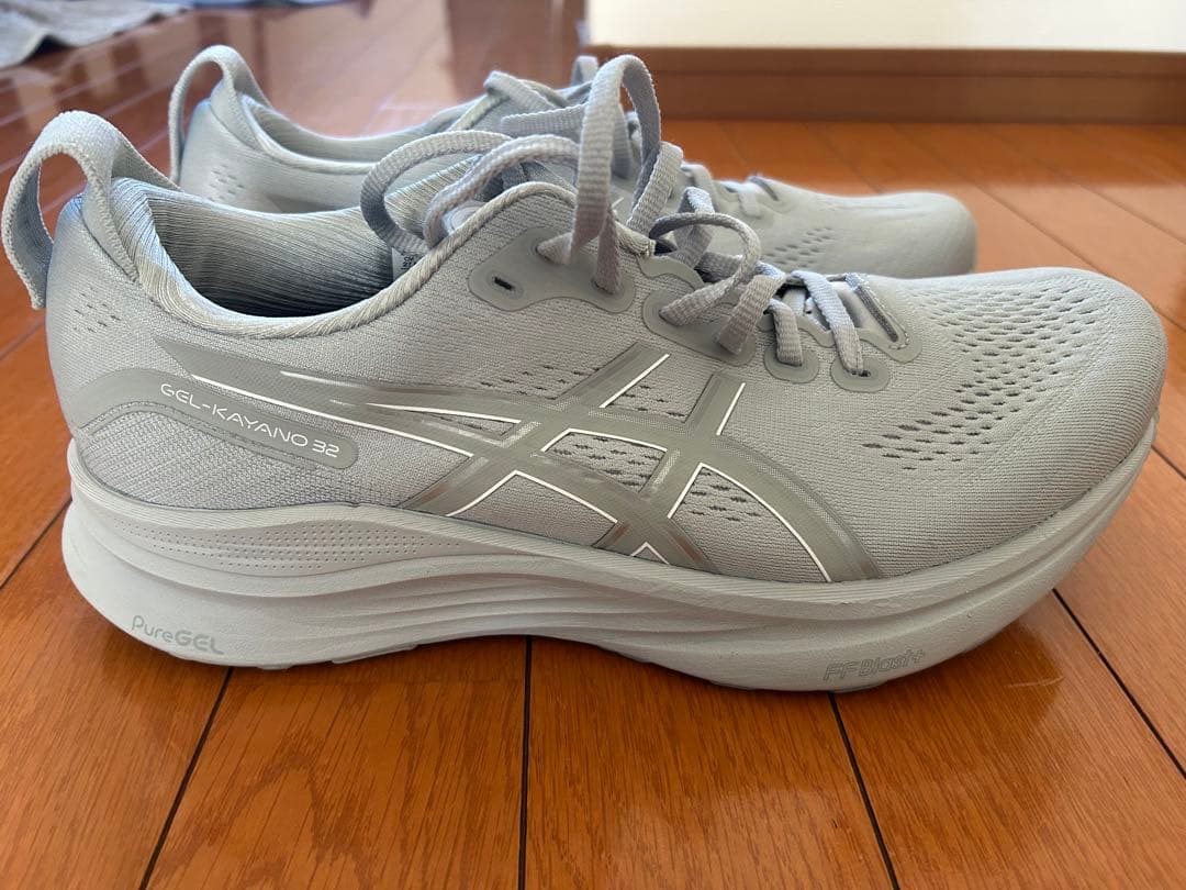 アシックスGEL-KAYANO 32 ゲルカヤノ　グレー27.5 cm 4E