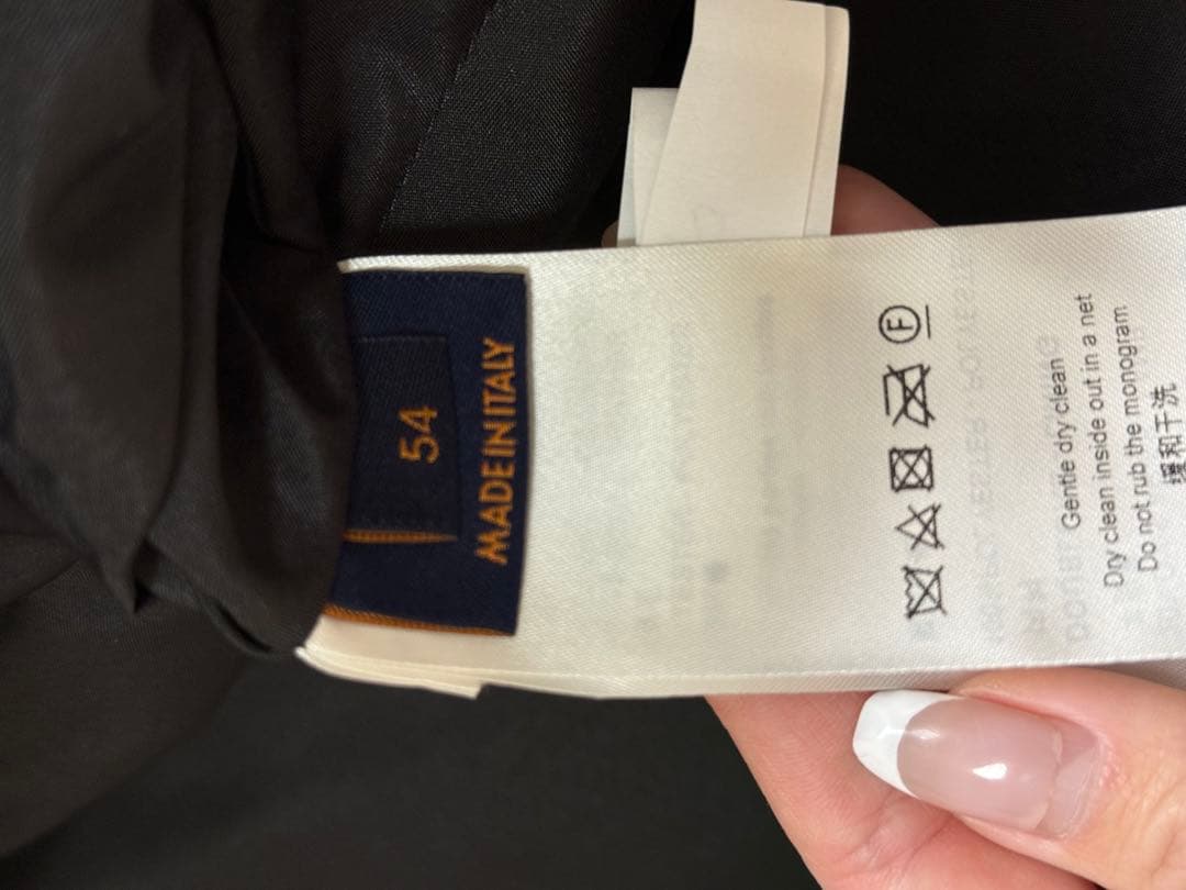 【美品】LOUIS VUITTONダウンジャケット size54 black