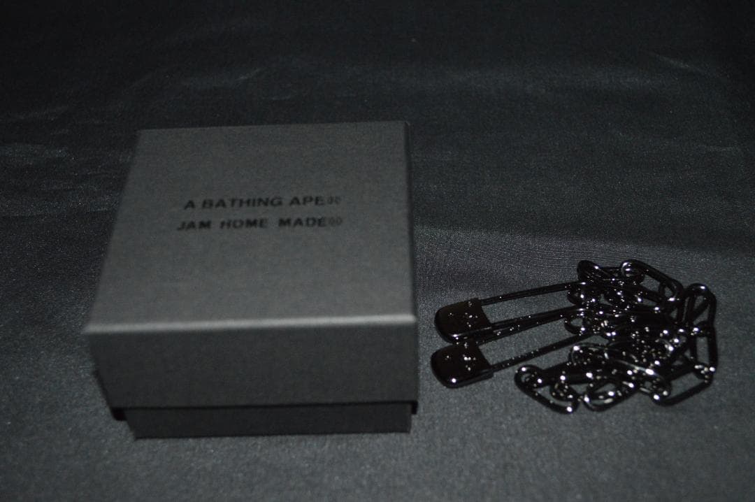 【新品同様】アベイシングエイプ　ウォレットチェーン　黒