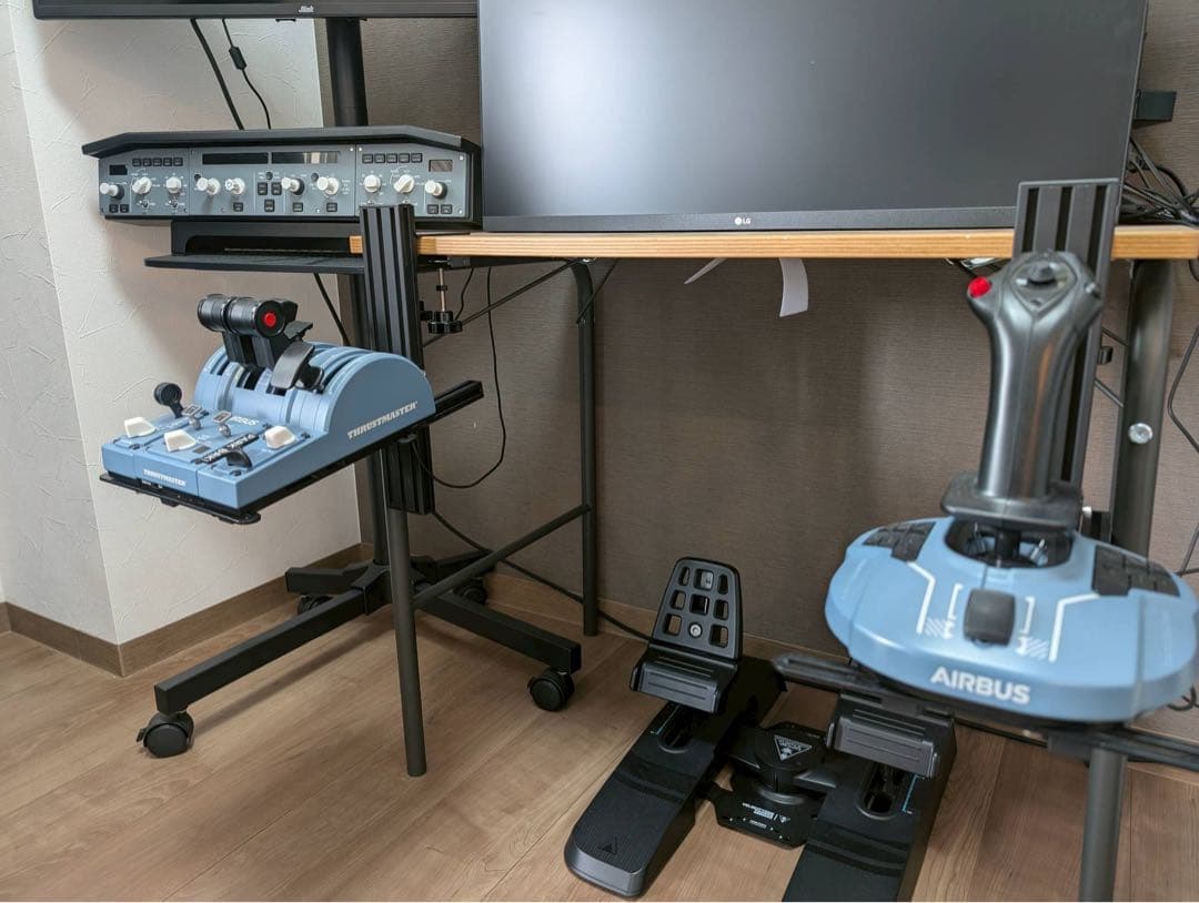 AIRBUSエアバス　Thrustmaster 他コントローラーセット