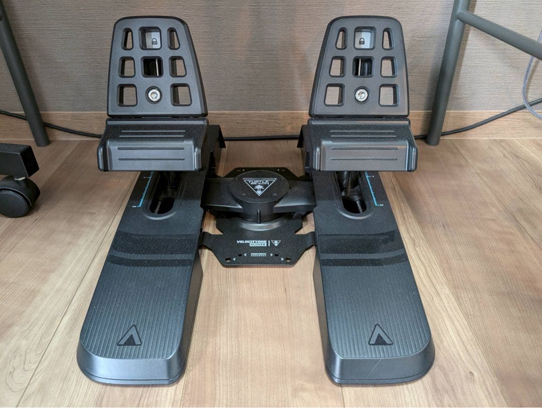 AIRBUSエアバス　Thrustmaster 他コントローラーセット