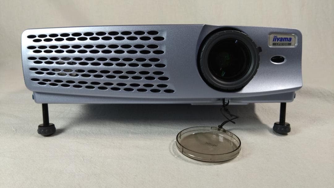 iiyama LPX100 プロジェクター　動作確認済み