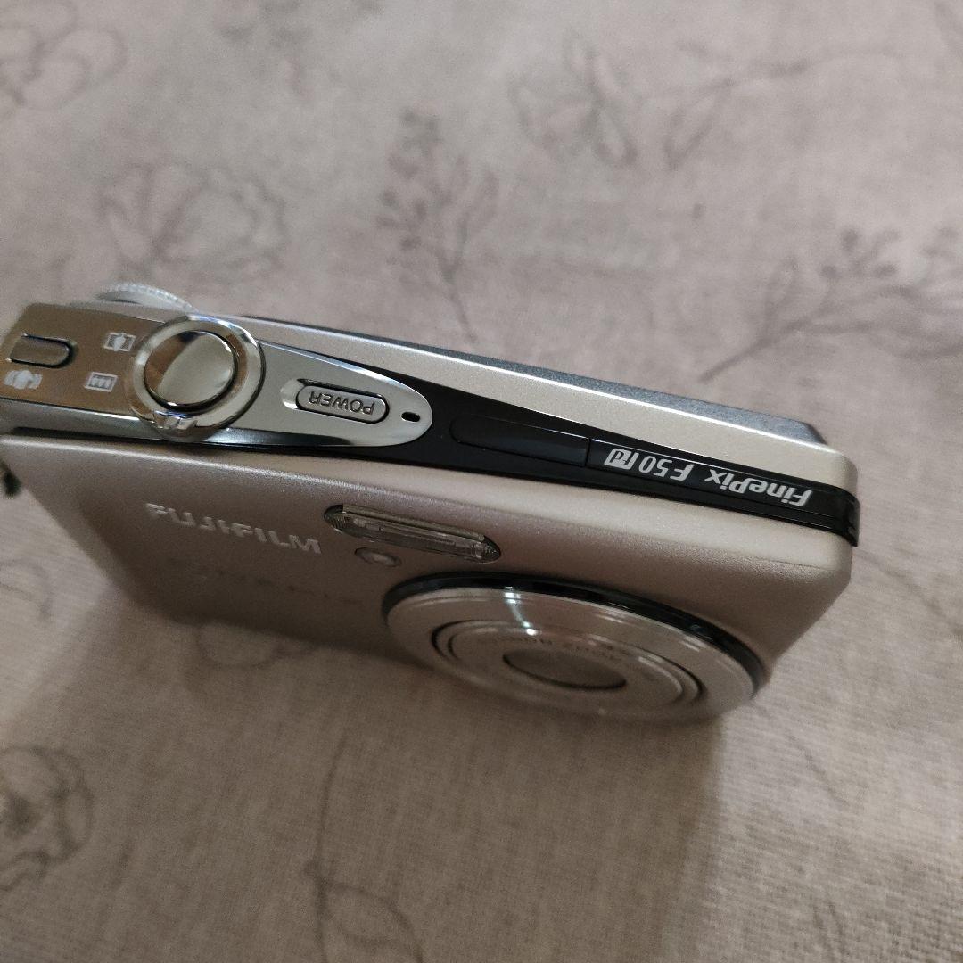 FUJIFILM FinePix F50fd シルバー