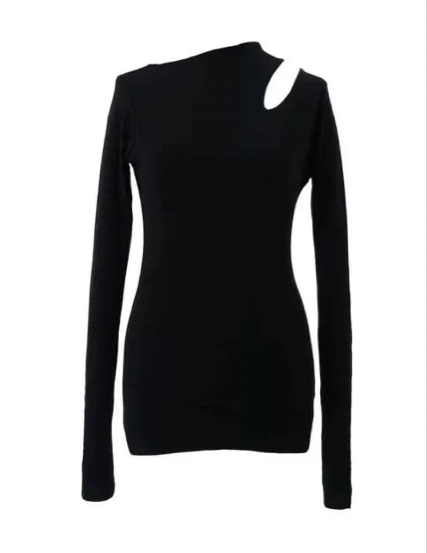 シーニュ　 ⭐︎早い者勝ち⭐︎ショルダーオープンカットオフＴ