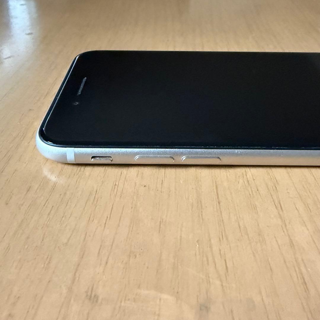 【ジャンク品】iPhone SE(第３世代) 128GB スターライト 本体