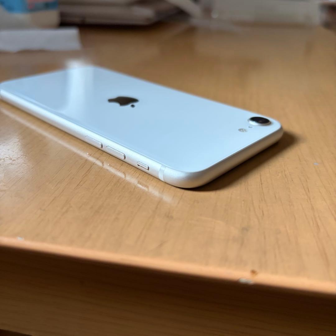 【ジャンク品】iPhone SE(第３世代) 128GB スターライト 本体
