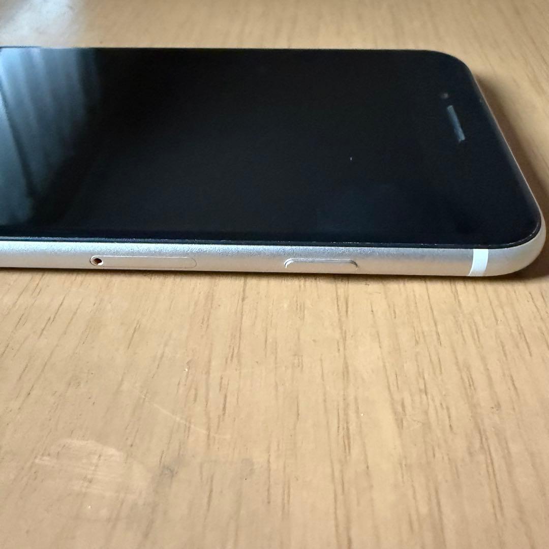 【ジャンク品】iPhone SE(第３世代) 128GB スターライト 本体