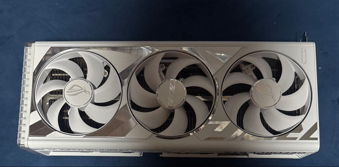 グラフィックボード・グラボ・ビデオカード ASUS ROG STRIX GEFORCE RTX 4090 White