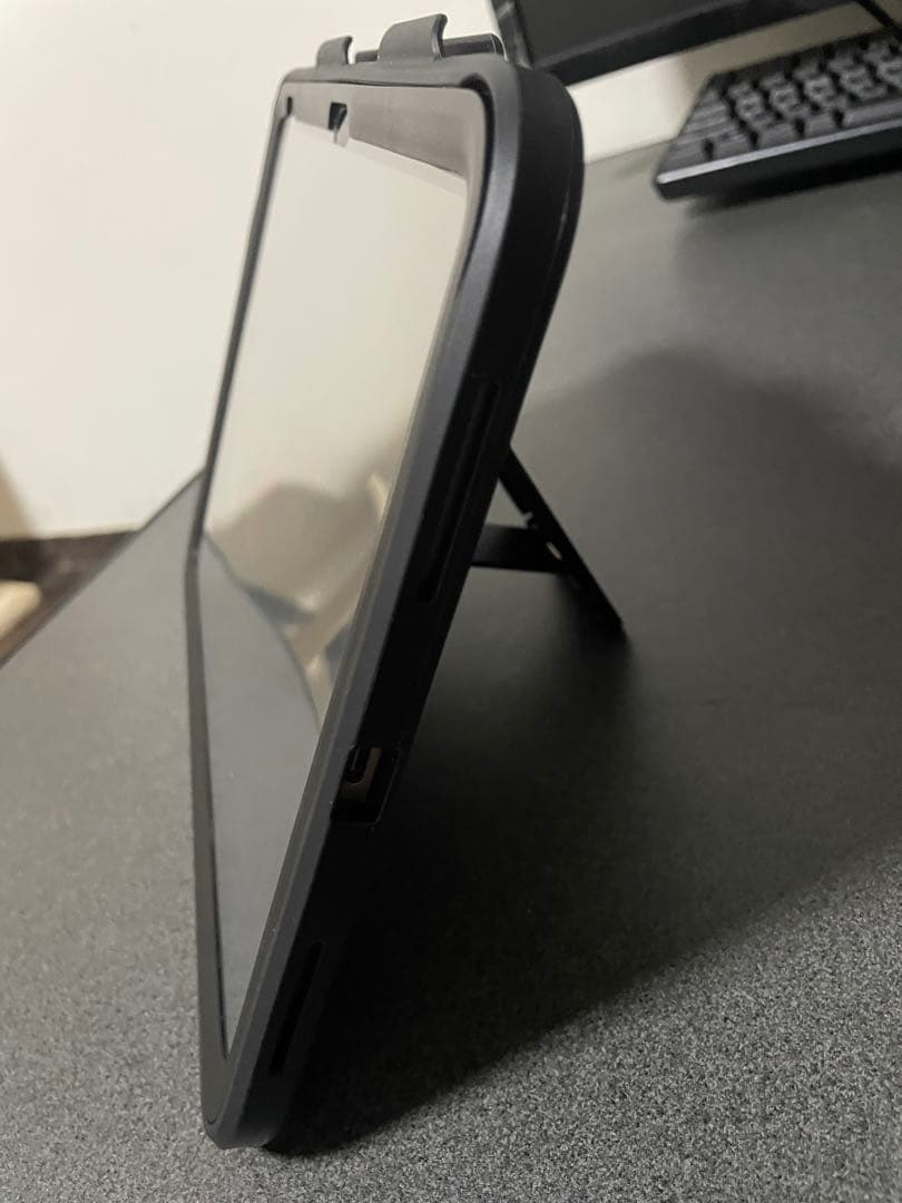 iPad A16 256GB シルバー 全面保護ケース付き