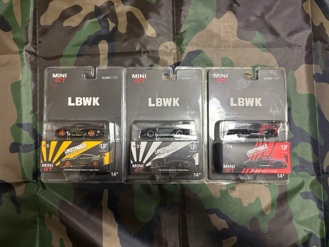 MiNiGT LBWORKS Nissan GT-R 3台セット