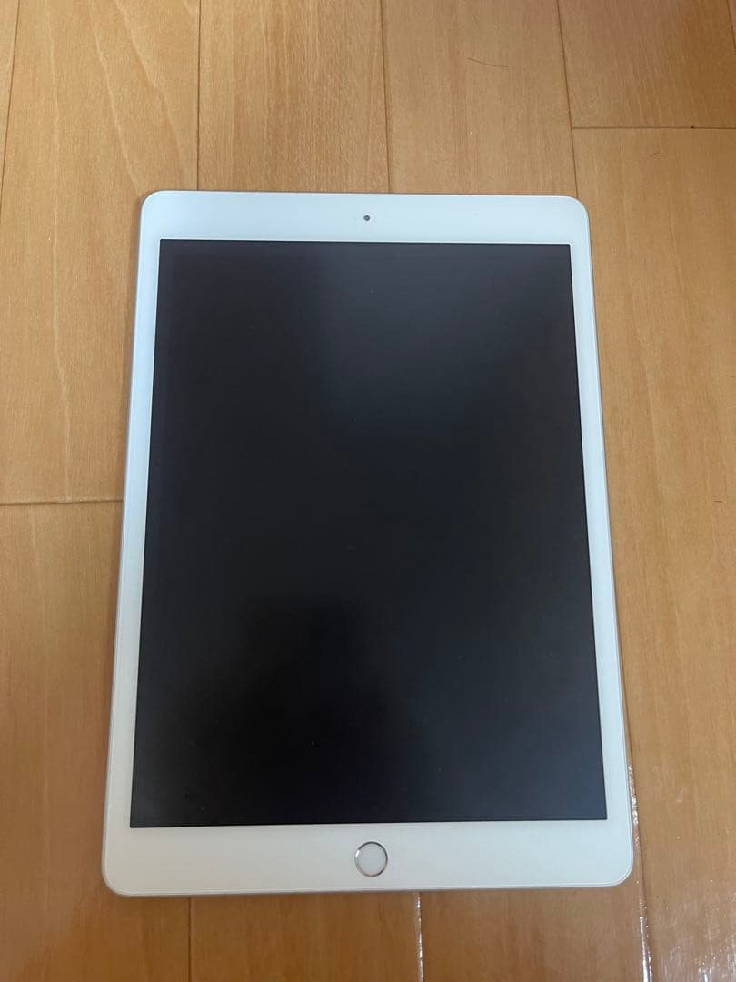 Apple iPad 第8世代 10.2インチ シルバー 本体