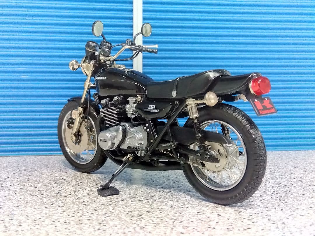 ミニカー1/18 マルサン鉄馬 KAWASAKI ZⅡ カスタム 黒豆仕様