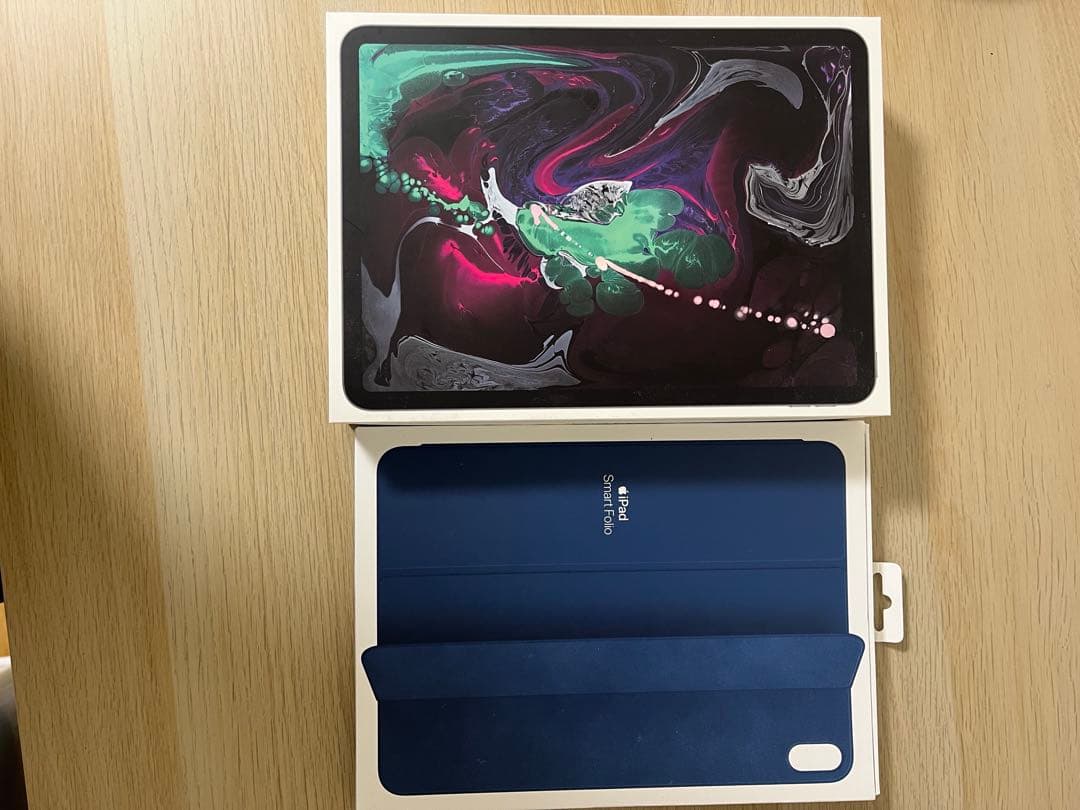 iPad Pro（第1世代）スペースグレー 64GB +smart folio