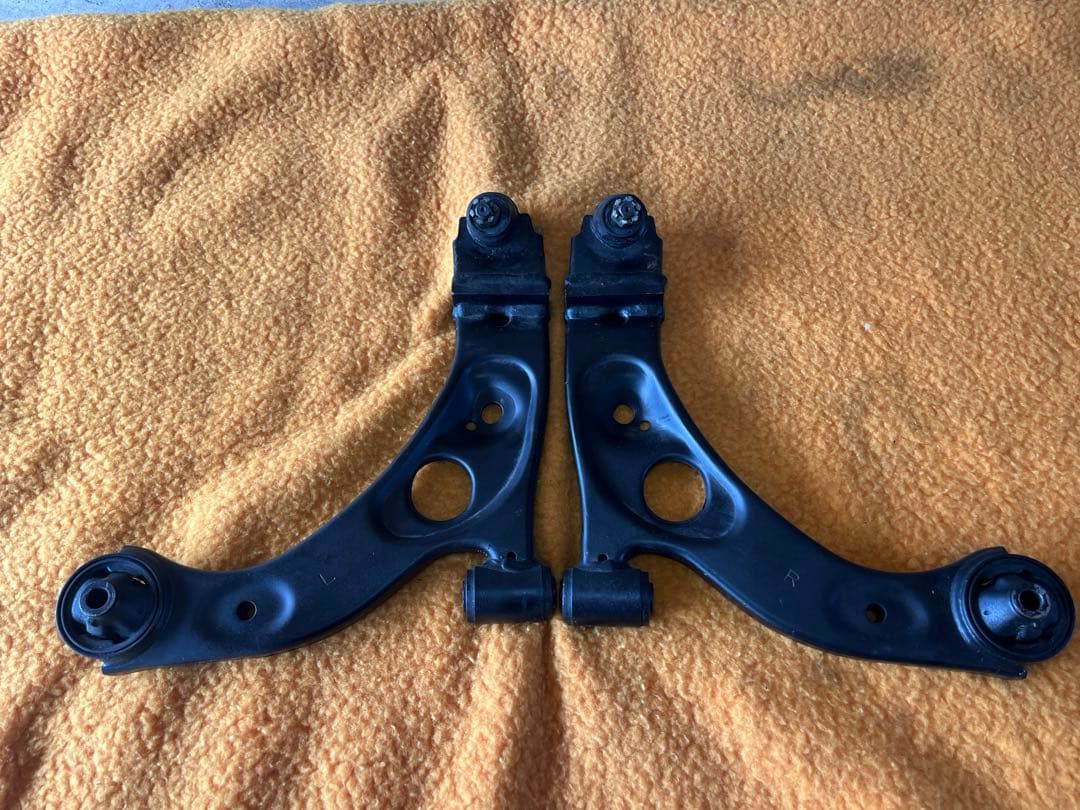 t*i様 ダイハツ エッセ L235S 加工ロアアーム