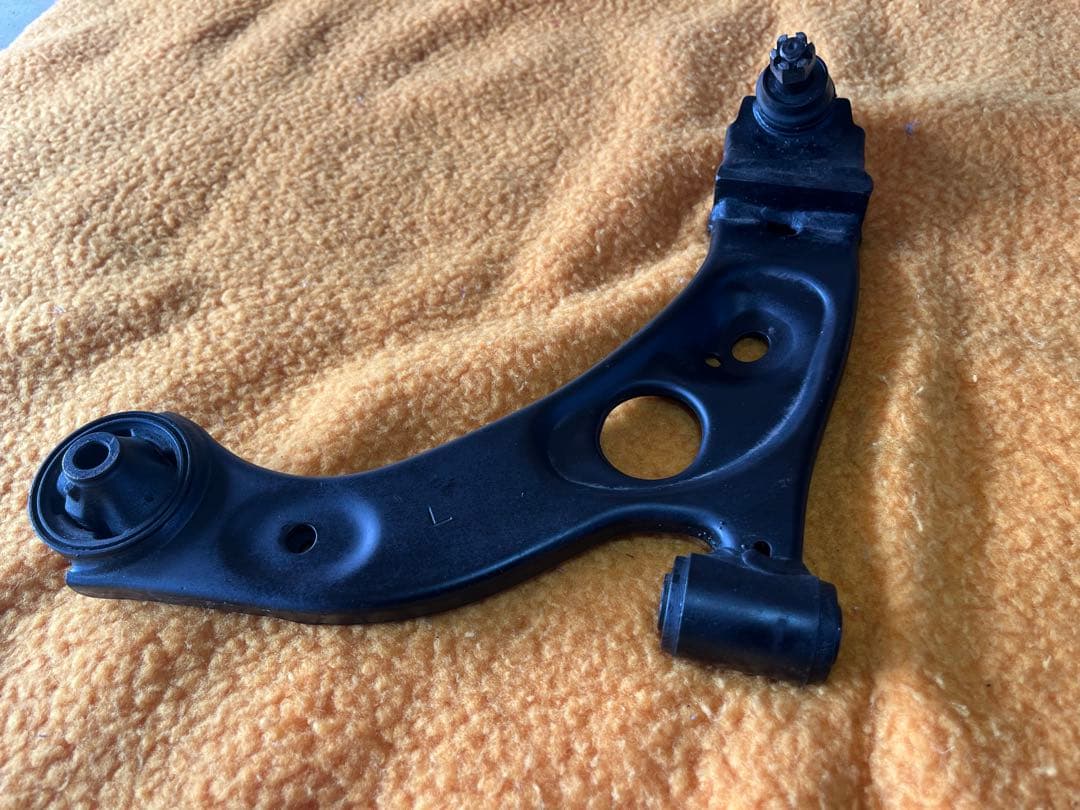 t*i様 ダイハツ エッセ L235S 加工ロアアーム