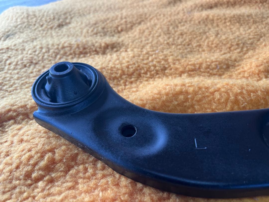 t*i様 ダイハツ エッセ L235S 加工ロアアーム