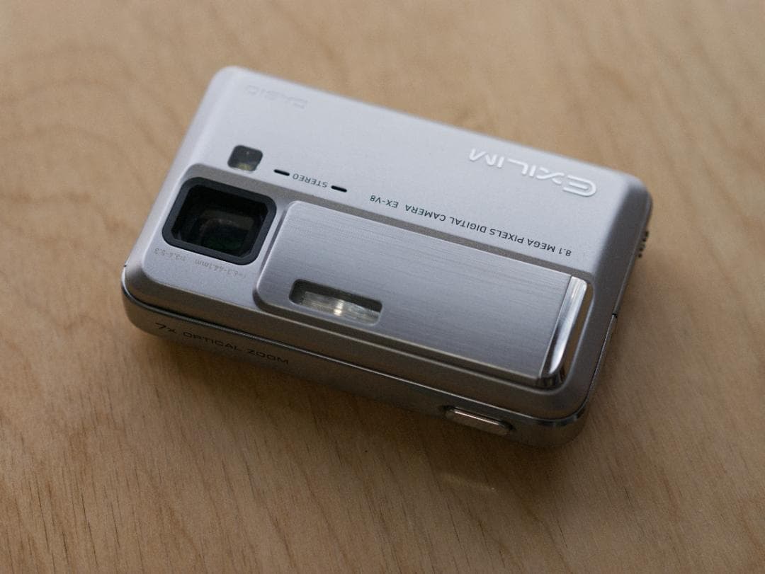 デジタルカメラ CASIO EXILIM EX-V8