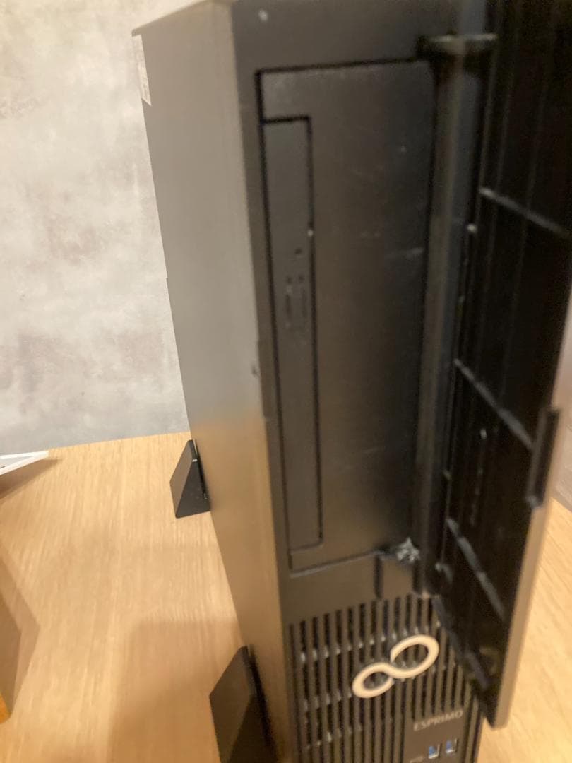 Fujitsu デスクトップi7-7700 500GB SSD 32GBメモリ