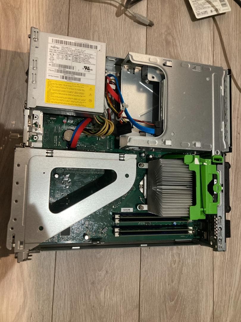 Fujitsu デスクトップi7-7700 500GB SSD 32GBメモリ